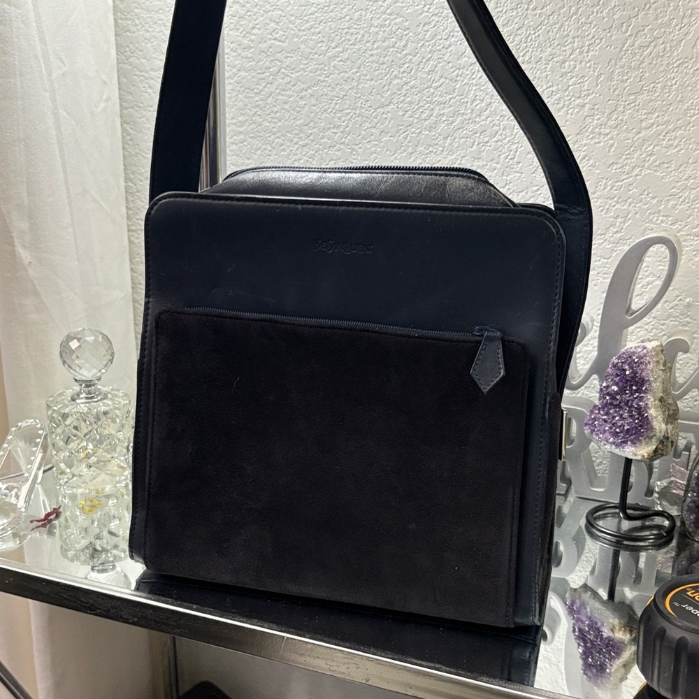 EUC AUTH YSL VINTAGE NAVY BLUE SHOULDER BAG IN LEATHER AND SUEDE